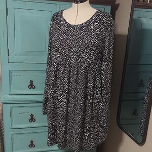 Chic Black and White Polka Dot Long Sleeve Dress